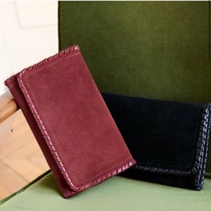 Sezane pochette Gabriella. Suede clutch.